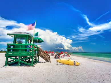 Siesta key Vacation Accommodation with Communal Pool